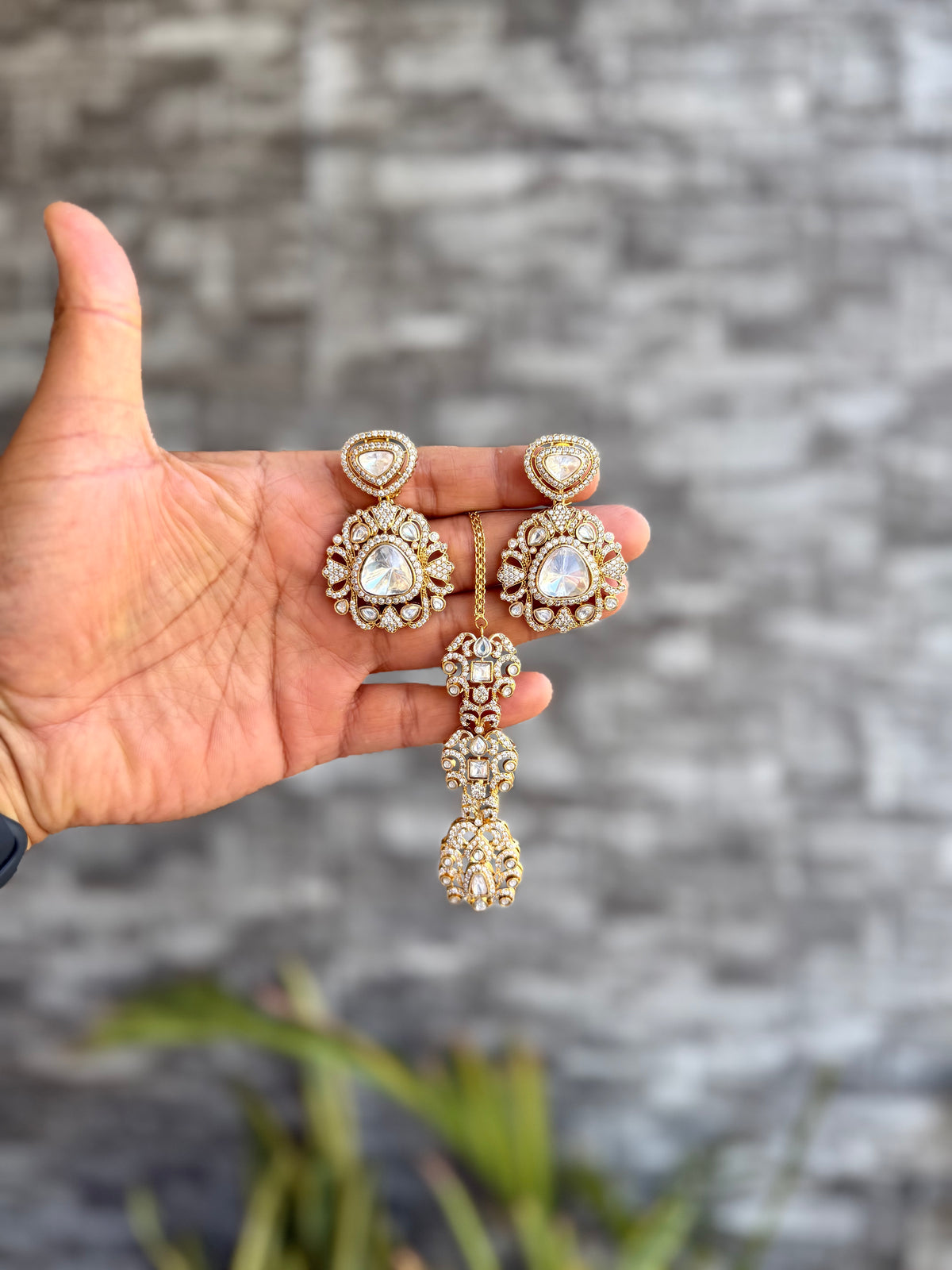 Parineeti Danglers Teeka Set