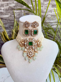 Tarushi Emerald Choker Set