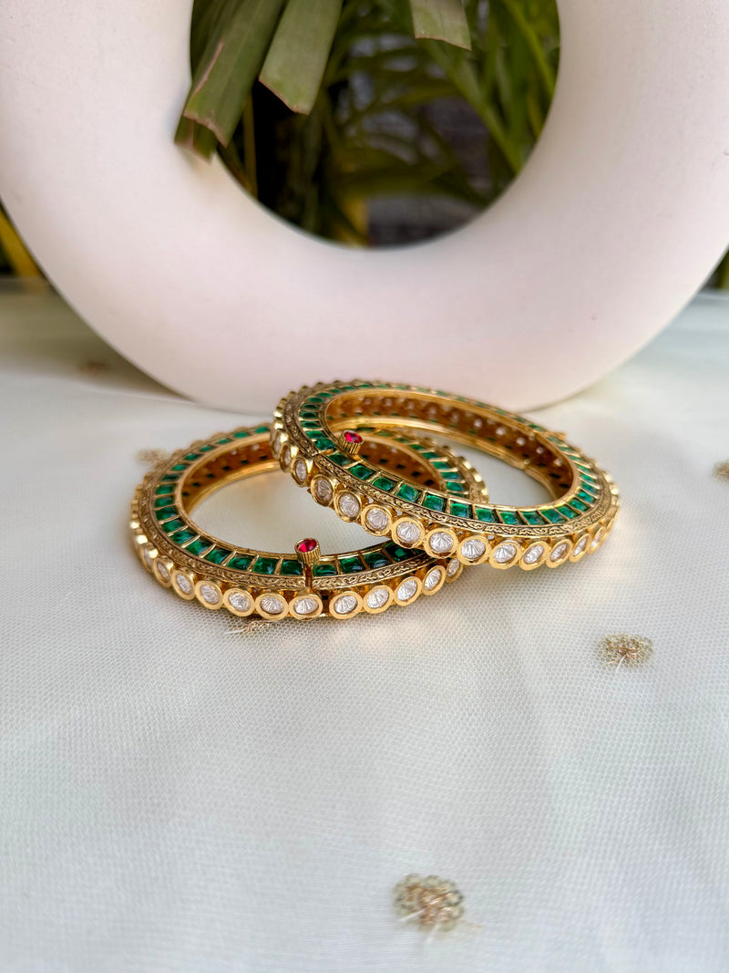 Shaila Emerald Polki Bangle