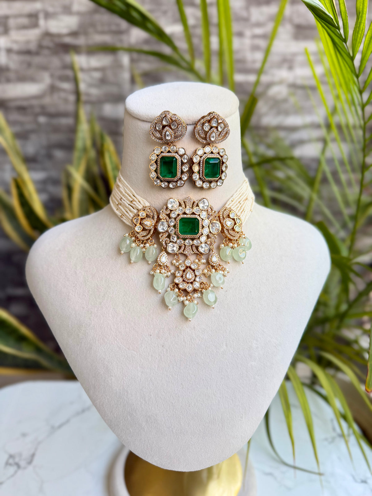 Tarushi Emerald Choker Set