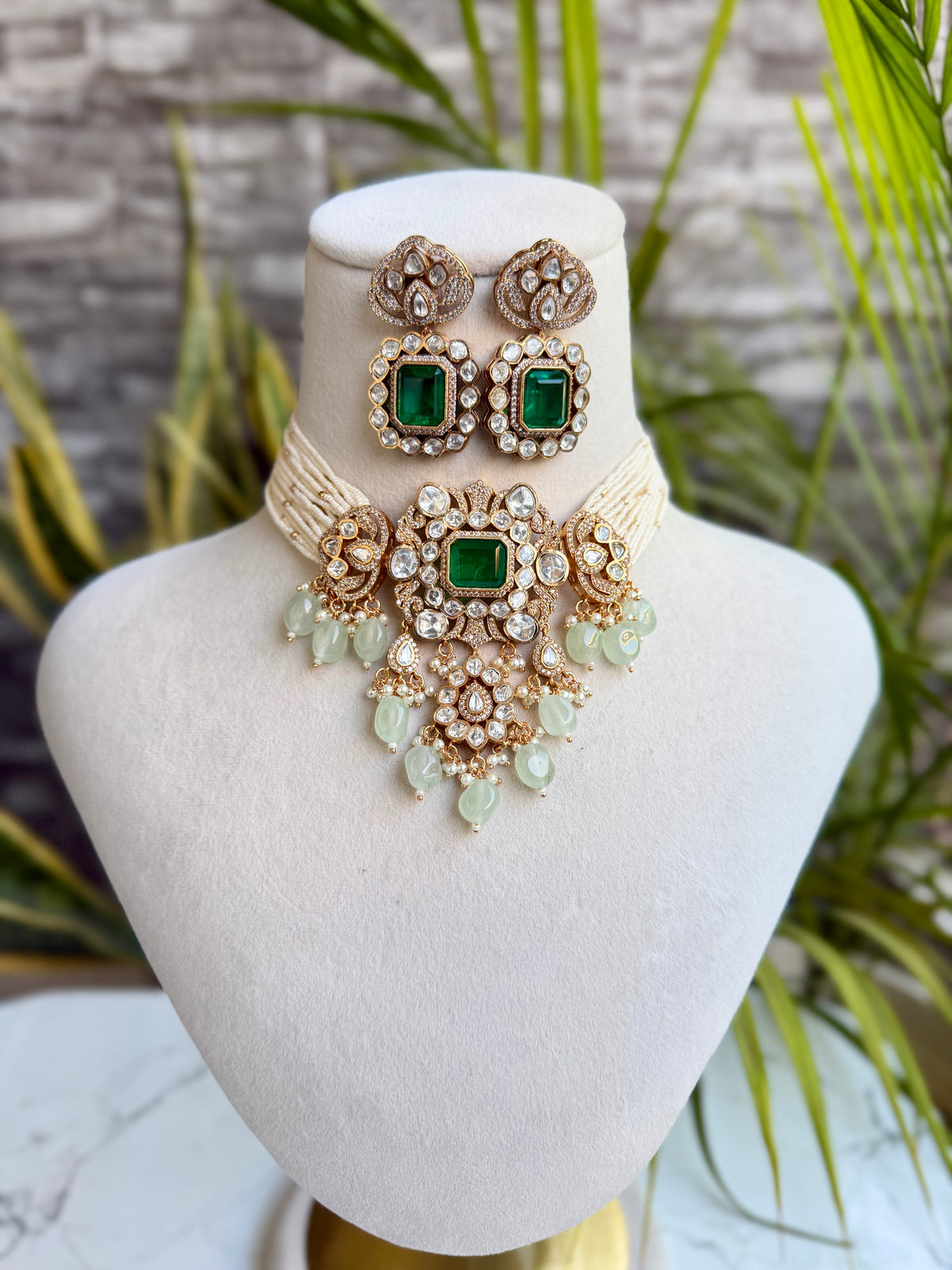 Tarushi Emerald Choker Set