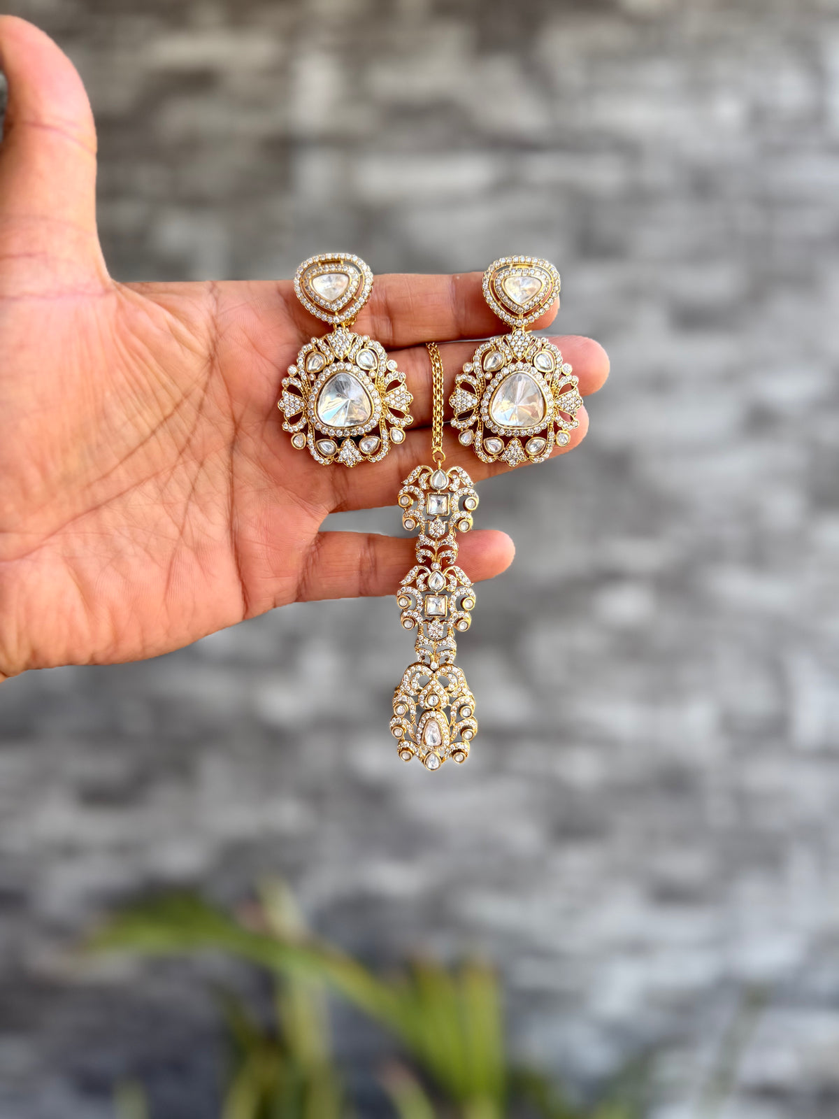 Parineeti Danglers Teeka Set