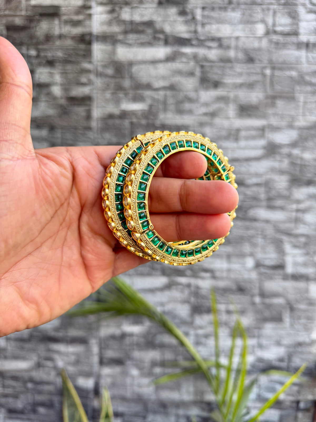 Shaila Emerald Polki Bangle